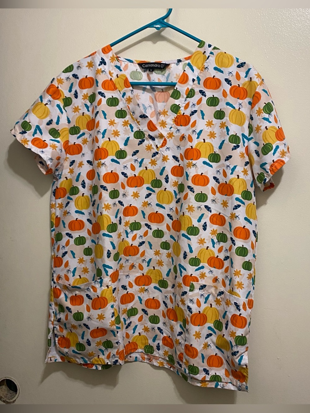 Cassandra O Womens M 42” Scrubs Scrub Top Fall Pumpkins Halloween Autumn